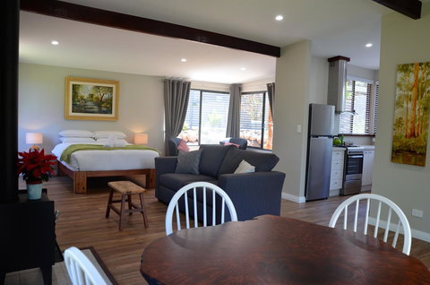 The Floating Forest - Accommodation Rockhampton 13