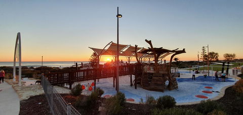 West Beach Lagoon 220 Stylish And Cozy - Accommodation Rockhampton 24