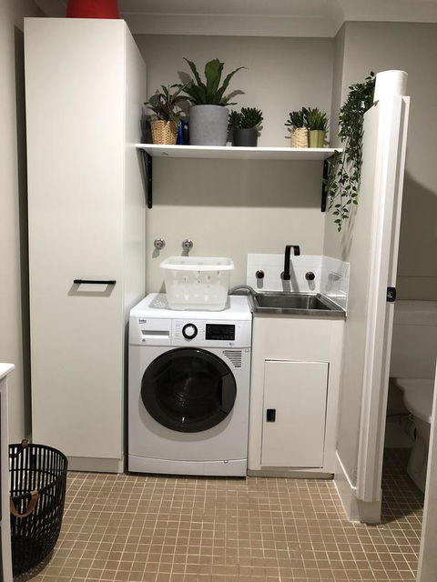 West Beach Lagoon 220 Stylish And Cozy - Accommodation Rockhampton 14