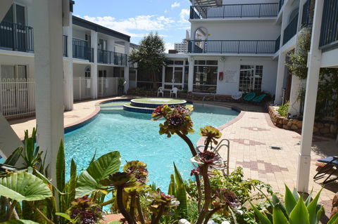 West Beach Lagoon 220 Stylish And Cozy - Accommodation Rockhampton 17