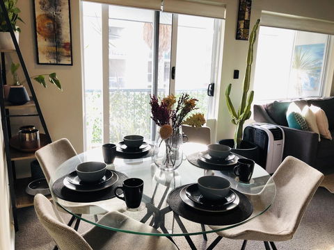 West Beach Lagoon 220 Stylish And Cozy - Accommodation Rockhampton 9