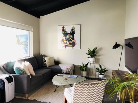 West Beach Lagoon 220 Stylish And Cozy - Accommodation Rockhampton 6