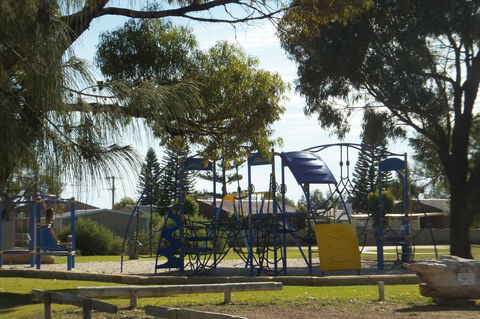 Ocean Beach Chalet 18 - Accommodation Rockhampton 22