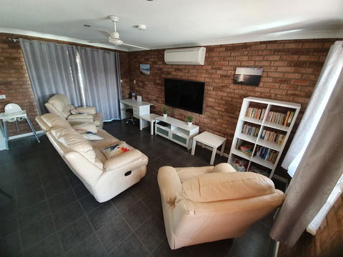 Ocean Beach Chalet 18 - Accommodation Rockhampton 4
