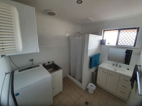 Ocean Beach Chalet 18 - Accommodation Rockhampton 7