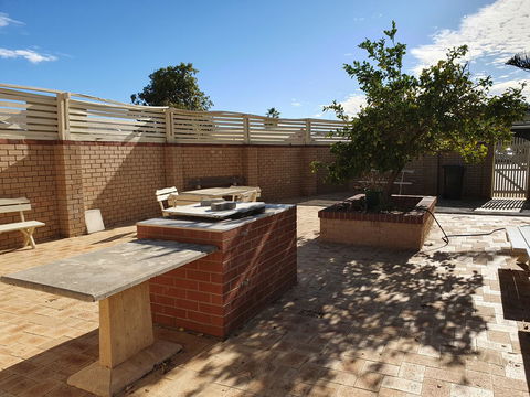 Ocean Beach Chalet 18 - Accommodation Rockhampton 12