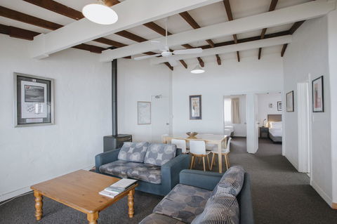 Canal Rocks Beachfront Apartments - Accommodation Rockhampton 38