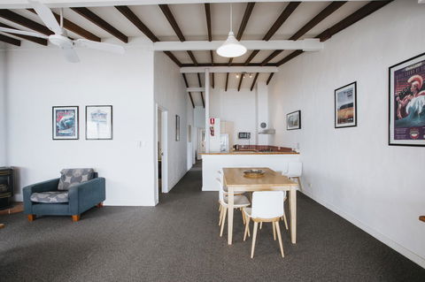 Canal Rocks Beachfront Apartments - Accommodation Rockhampton 23