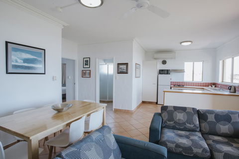 Canal Rocks Beachfront Apartments - Accommodation Rockhampton 5