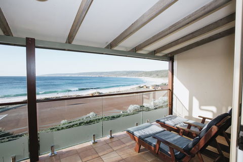 Canal Rocks Beachfront Apartments - Accommodation Rockhampton 18