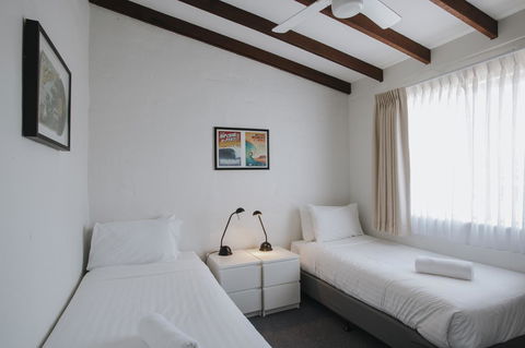 Canal Rocks Beachfront Apartments - Accommodation Rockhampton 31