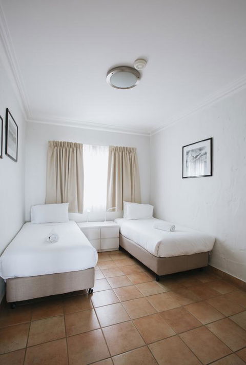 Canal Rocks Beachfront Apartments - Accommodation Rockhampton 32