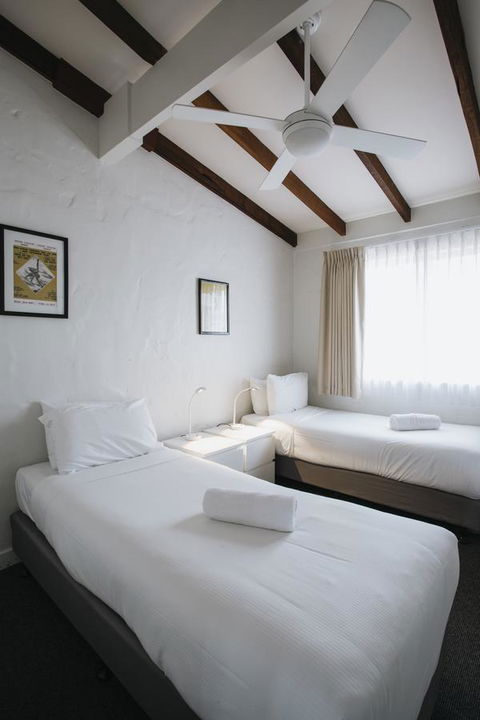 Canal Rocks Beachfront Apartments - Accommodation Rockhampton 37