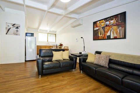 Peppermint Brook Cottages - Accommodation Rockhampton 2