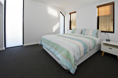 Margaret River Bungalow-1-street - Pet Friendly - Accommodation Rockhampton 7