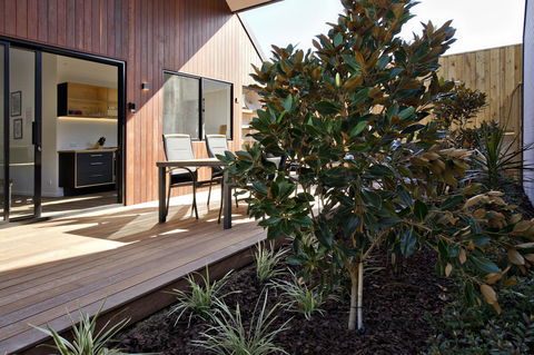 Margaret River Bungalow-1-street - Pet Friendly - Accommodation Rockhampton 5