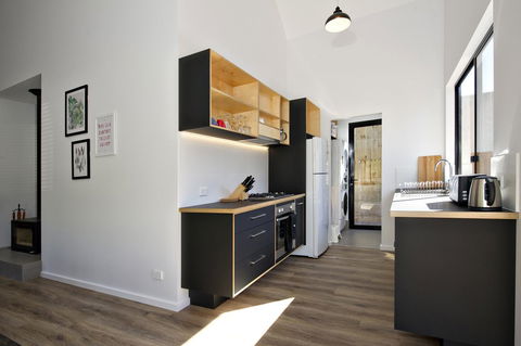 Margaret River Bungalow-1-street - Pet Friendly - Accommodation Rockhampton 8