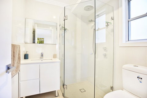 Calming Waters - Pet Friendly - Community Pool - Accommodation Rockhampton 22