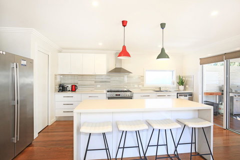 Calming Waters - Pet Friendly - Community Pool - Accommodation Rockhampton 14