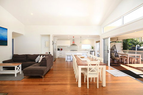 Calming Waters - Pet Friendly - Community Pool - Accommodation Rockhampton 12