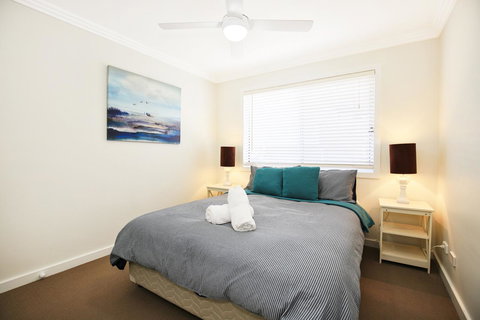 Calming Waters - Pet Friendly - Community Pool - Accommodation Rockhampton 17