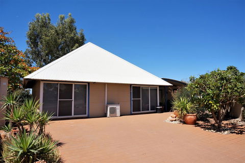 Osprey Holiday Village Unit 110 - Accommodation Rockhampton 0
