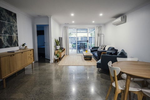 FortyTwo - Oceanside Retreat Busselton - Accommodation Rockhampton 0