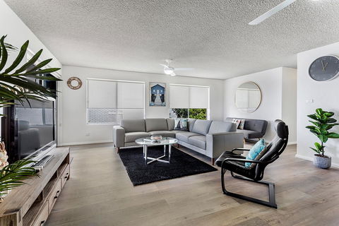 Laman Lodge, Unit 2, 15 Laman Street - Accommodation Rockhampton 1