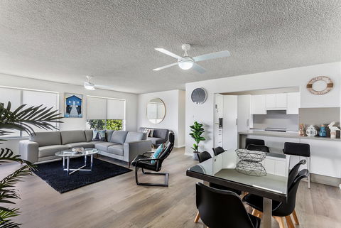 Laman Lodge, Unit 2, 15 Laman Street - Accommodation Rockhampton 2