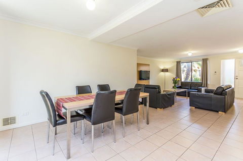 Country Comfort Perth - Accommodation Rockhampton 8