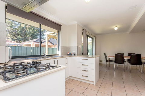 Country Comfort Perth - Accommodation Rockhampton 12