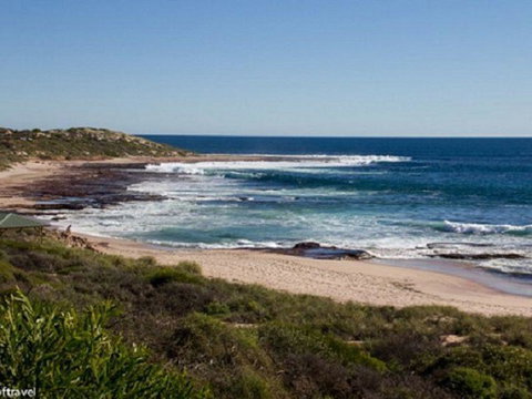 Surf Shack - Accommodation Rockhampton 2