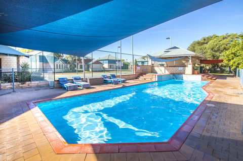 Amalfi Resort - Accommodation Rockhampton 0