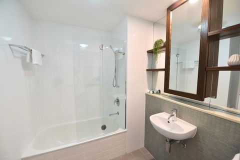 East On Byron - Accommodation Rockhampton 32