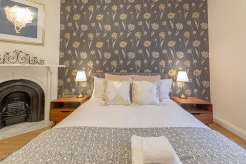 Heritage Townhouse Near Harbour Bridge - Accommodation Rockhampton 22