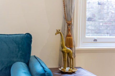 Heritage Townhouse Near Harbour Bridge - Accommodation Rockhampton 38