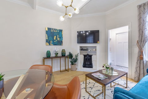 Heritage Townhouse Near Harbour Bridge - Accommodation Rockhampton 17