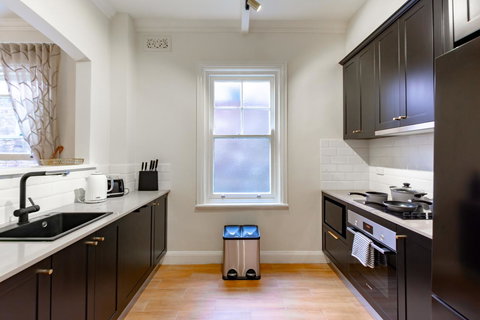 Heritage Townhouse Near Harbour Bridge - Accommodation Rockhampton 34