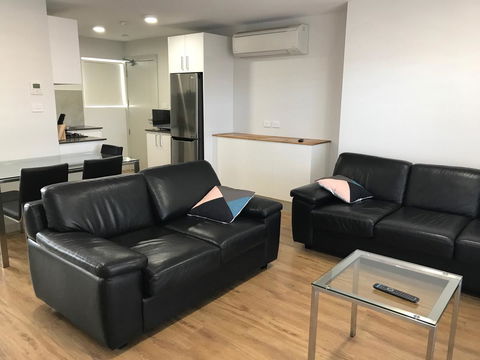 Jesmond Executive Villas - Accommodation Rockhampton 0