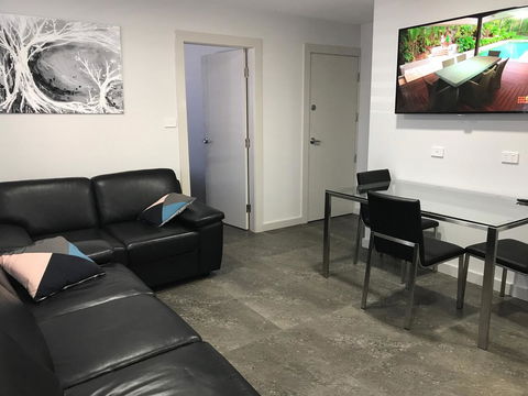 Jesmond Executive Villas - Accommodation Rockhampton 9