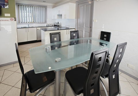 Jesmond Executive Villas - Accommodation Rockhampton 36
