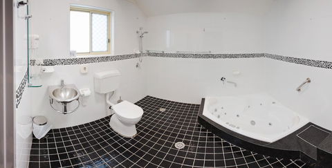 Jesmond Executive Villas - Accommodation Rockhampton 25