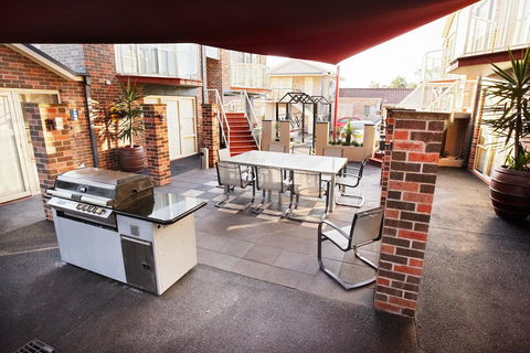Jesmond Executive Villas - Accommodation Rockhampton 17