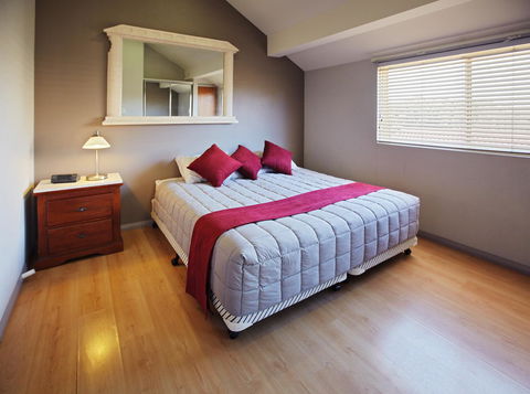 Jesmond Executive Villas - Accommodation Rockhampton 33
