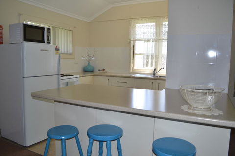 Sundial Holiday Units - Accommodation Rockhampton 19