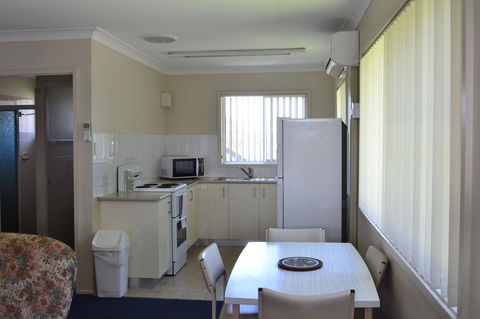 Sundial Holiday Units - Accommodation Rockhampton 39