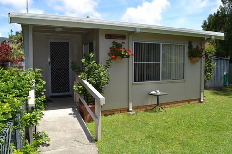 Sundial Holiday Units - Accommodation Rockhampton 8