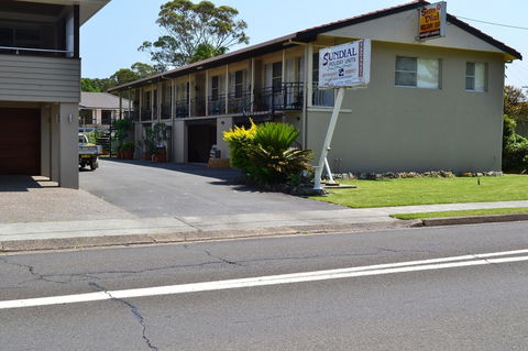 Sundial Holiday Units - Accommodation Rockhampton 11