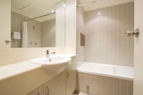 Lantern 1 Bedroom Balcony With Panoramic View - Accommodation Rockhampton 26