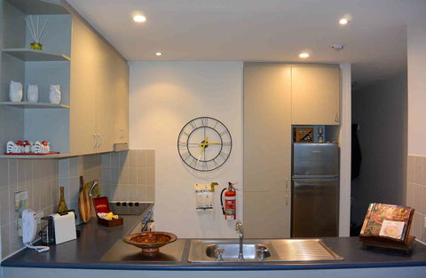Lantern 1 Bedroom Balcony With Panoramic View - Accommodation Rockhampton 3